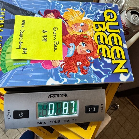 Queen Bee by Chynna Clugston Graphic Novel Scholastic Graphix 2005 PB - Picture 9 of 9